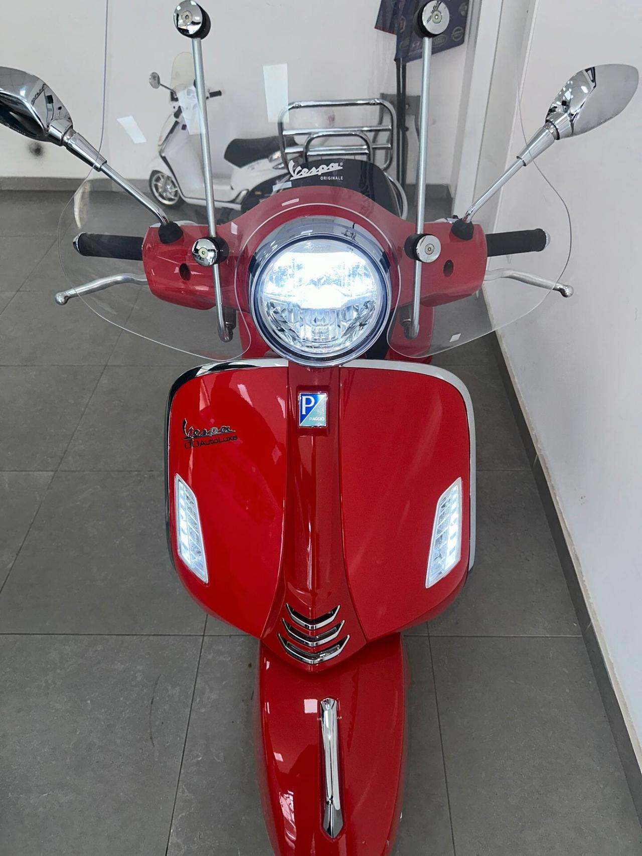 Piaggio Vespa 300 GTS hpe