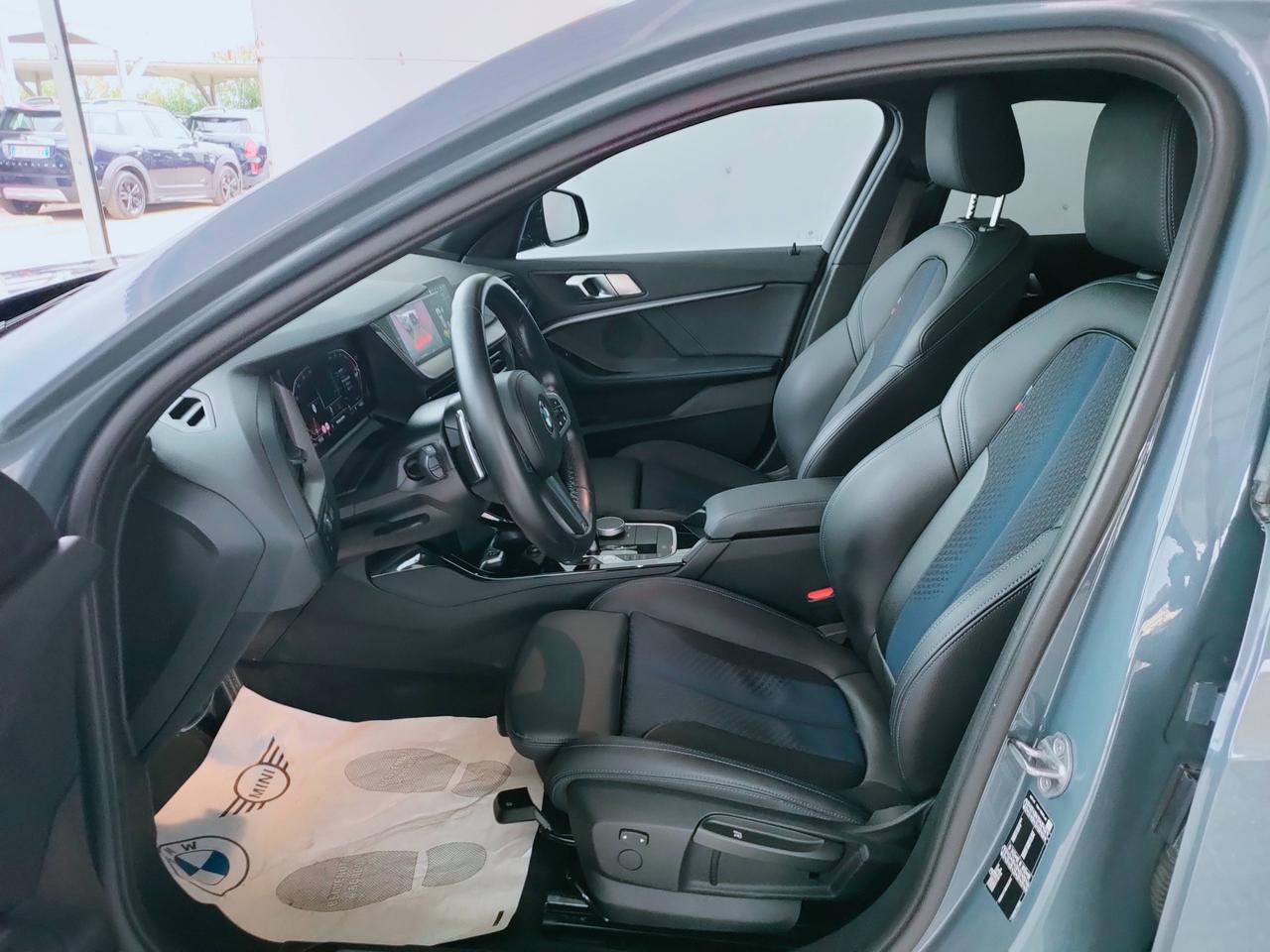 BMW Serie 1 F40 - 118d Msport auto