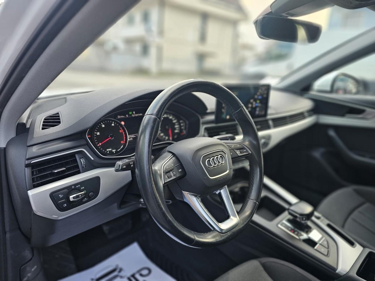 Audi A4 30 TDI/136 CV S tronic line edition