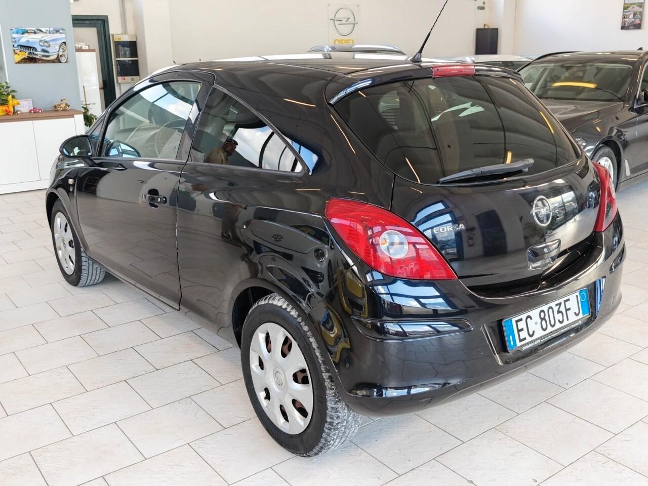 Opel Corsa 1.2 3 porte Club