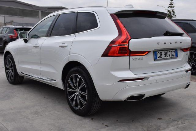 VOLVO XC60 D4 AWD Momentum *TETTUCCIO, PELLE*