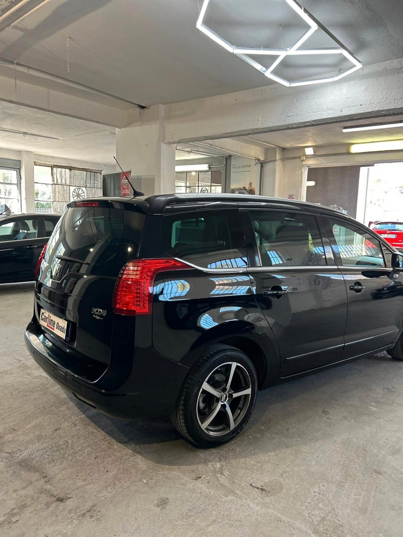 Peugeot 5008 2.0 HDi 150CV 7POSTI DISTR NUOVA-2011