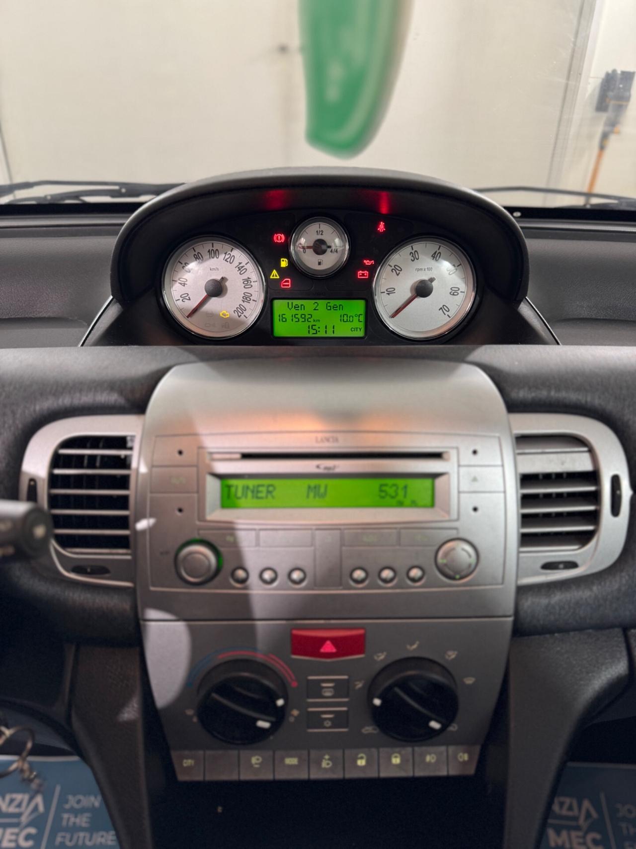 Lancia Ypsilon 1.2 69 CV Platinum *TETTO APRIBILE*