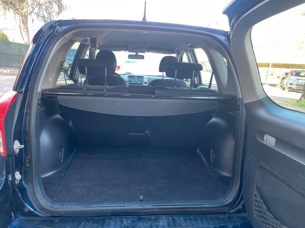 Toyota RAV 4 2.2 D-4D 136 CV Luxury NEO PATENTATI