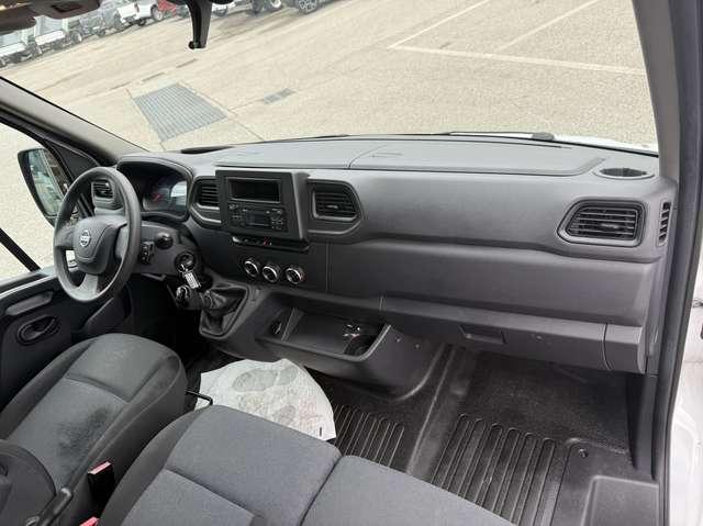 Nissan NV400 35 2.3dCi 136CV Container 4040x2050x2140 kg 1100
