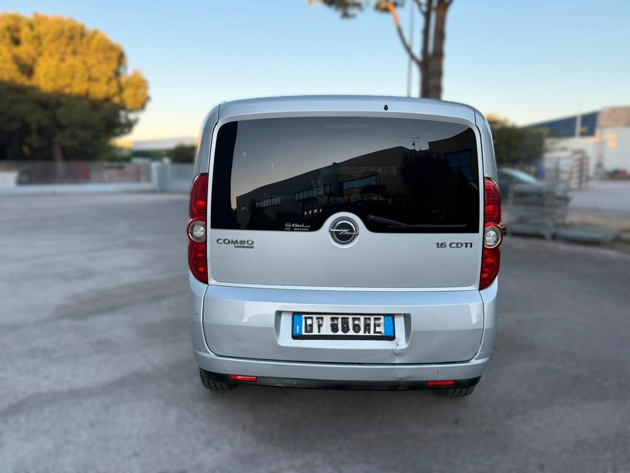OPEL COMBO TOUR 1.6D 2014 12 MESI DI GARANZIA