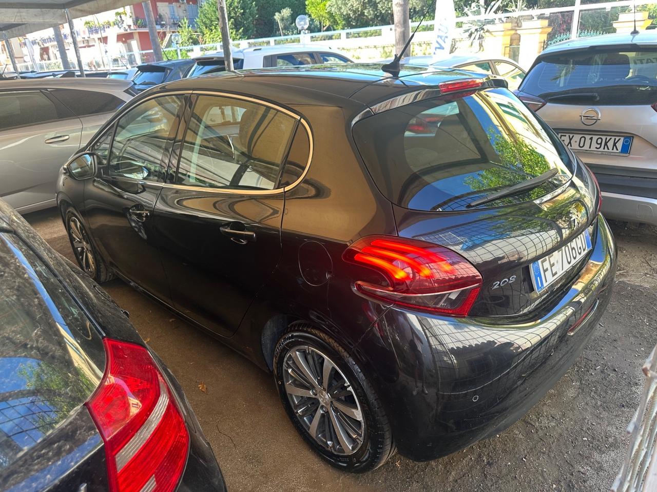 Peugeot 208 PureTech 82 5 porte Allure