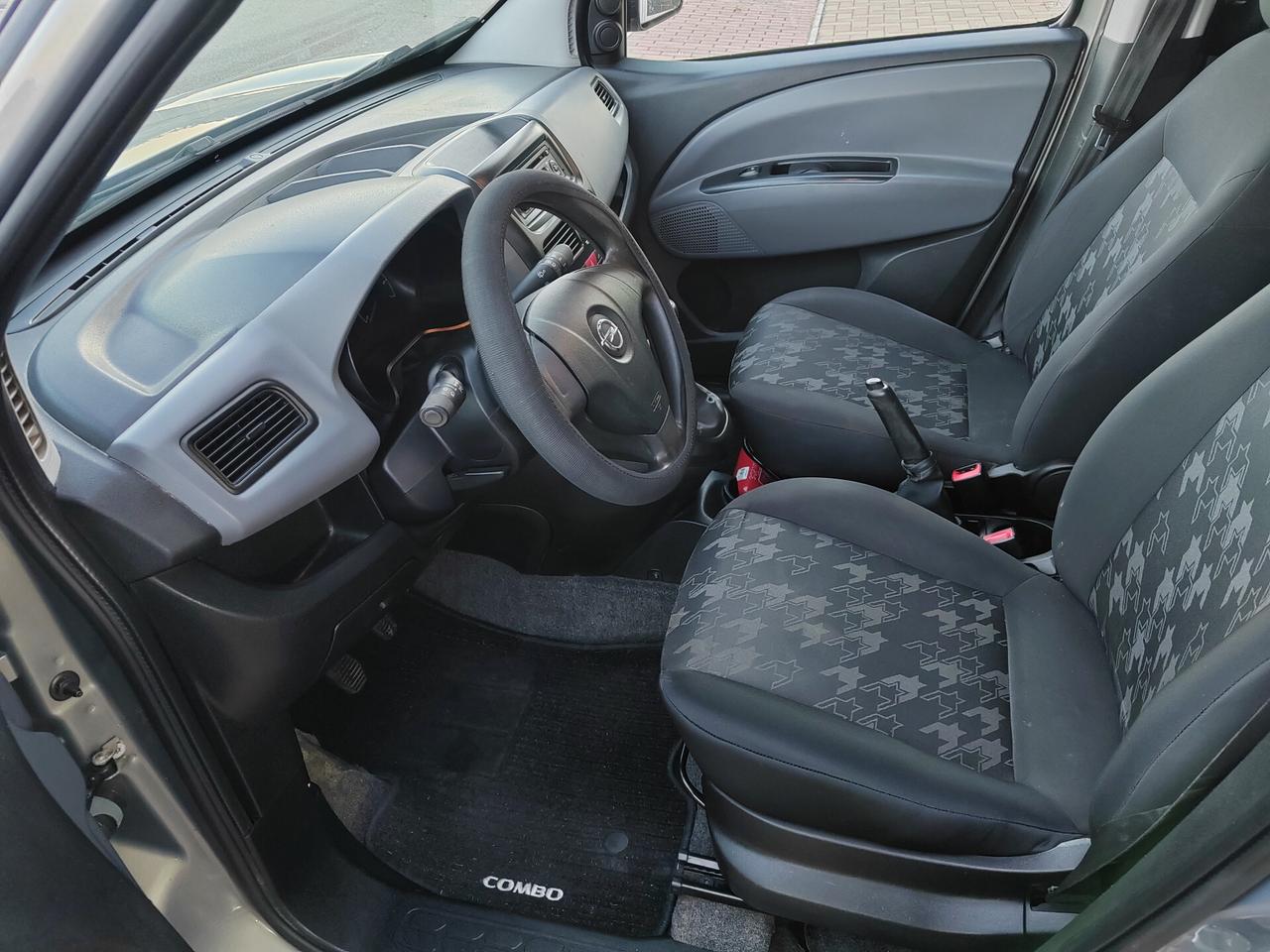 Opel Combo 1.6 CDTi 90CV PC-TN Cosmo