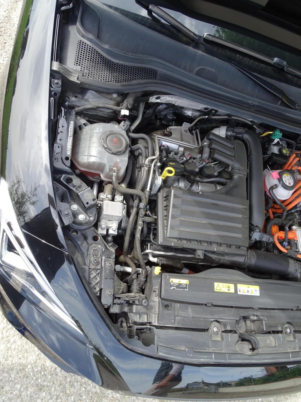 SEAT Leon 1.4 e-HYBRID 204 CV DSG FR PLUG IN *UNIPRO*