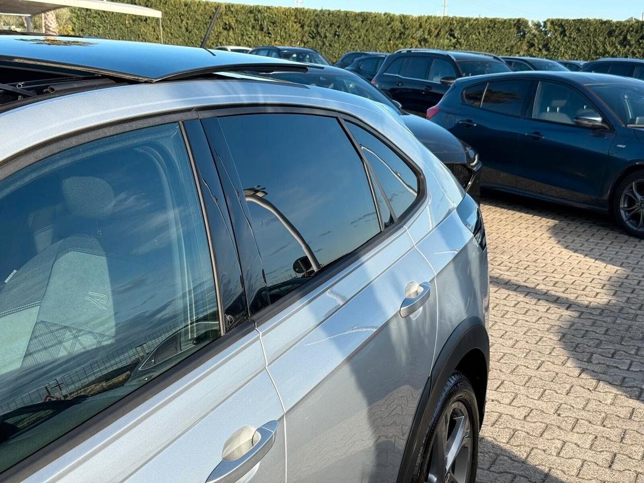 Volkswagen Taigo 1.0 TSI 110 CV R-Line x2 + Tetto