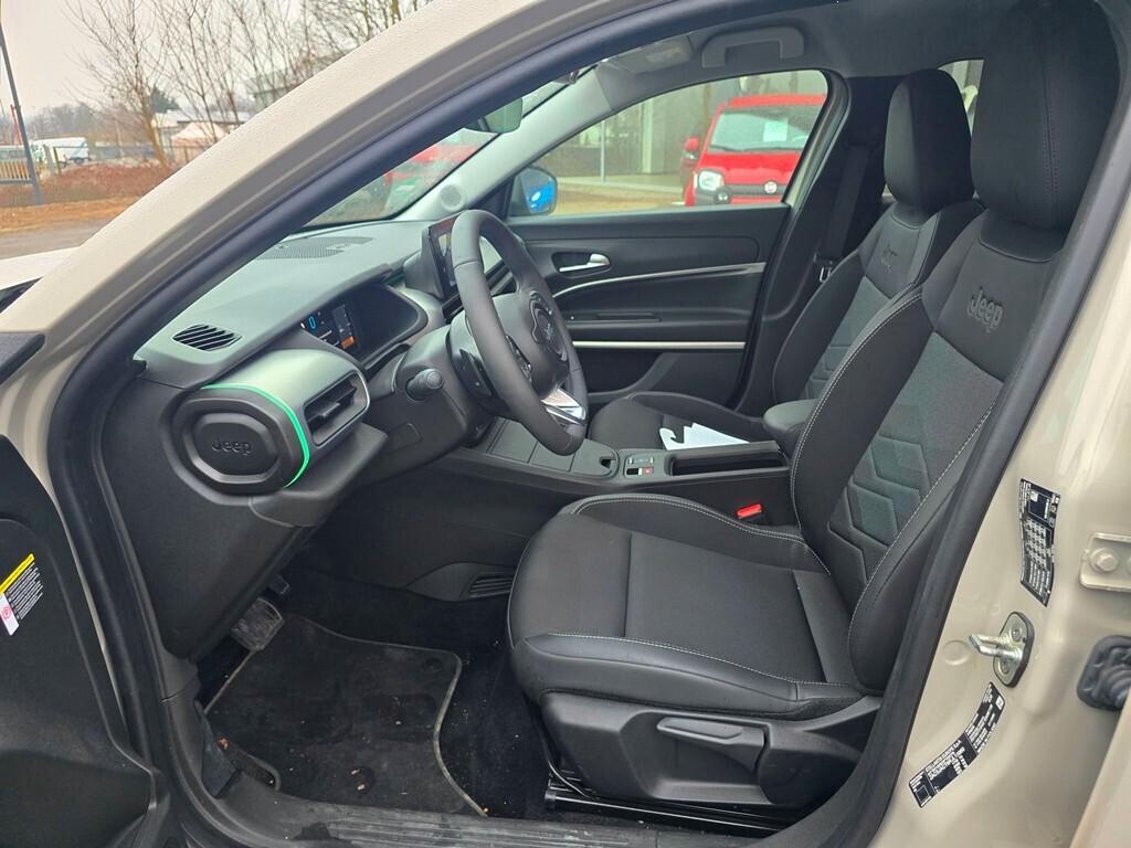 Jeep Avenger 1.2 Turbo 110 CV MHEV Summit