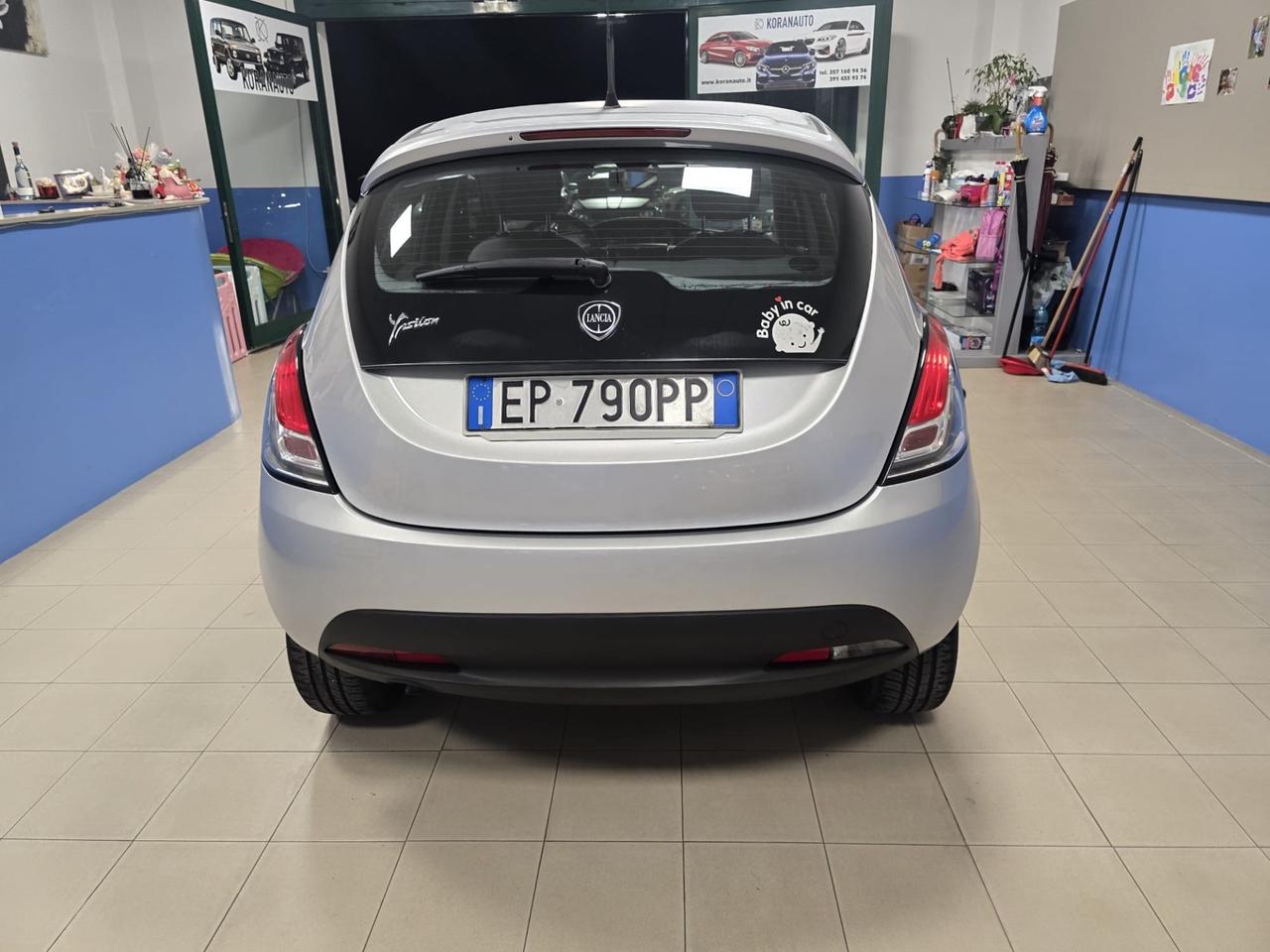 Lancia Ypsilon 0.9 TwinAir 85 CV 5 porte Metano Ecochic Gold