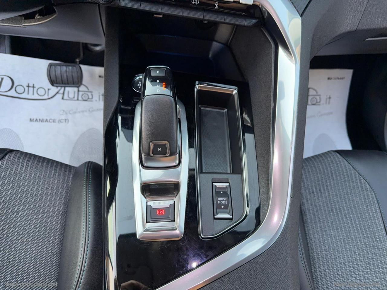 PEUGEOT 3008 BlueHDi 130 S&S EAT8 Allure