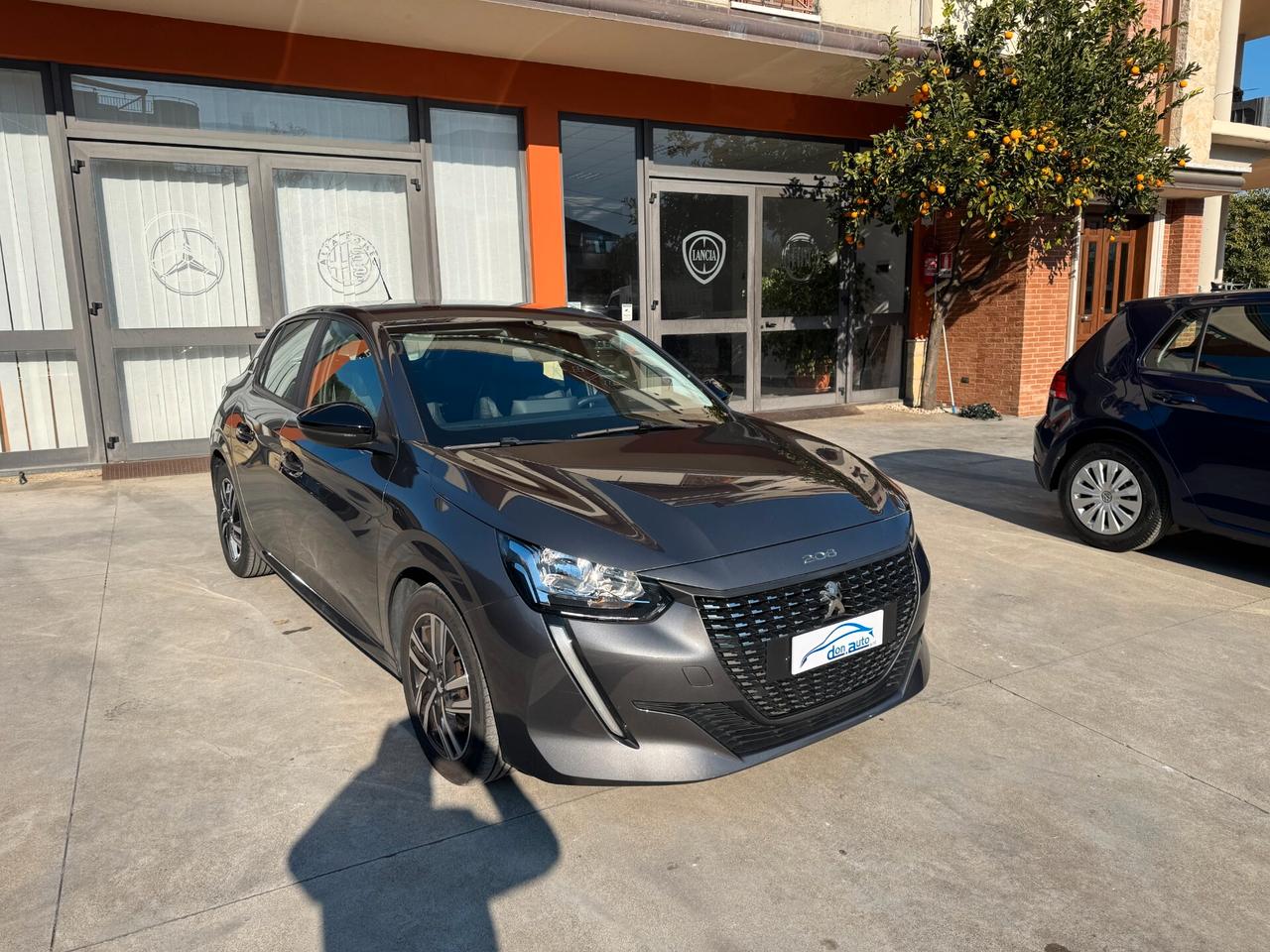 Peugeot 208 Peugeut 5 porte allure