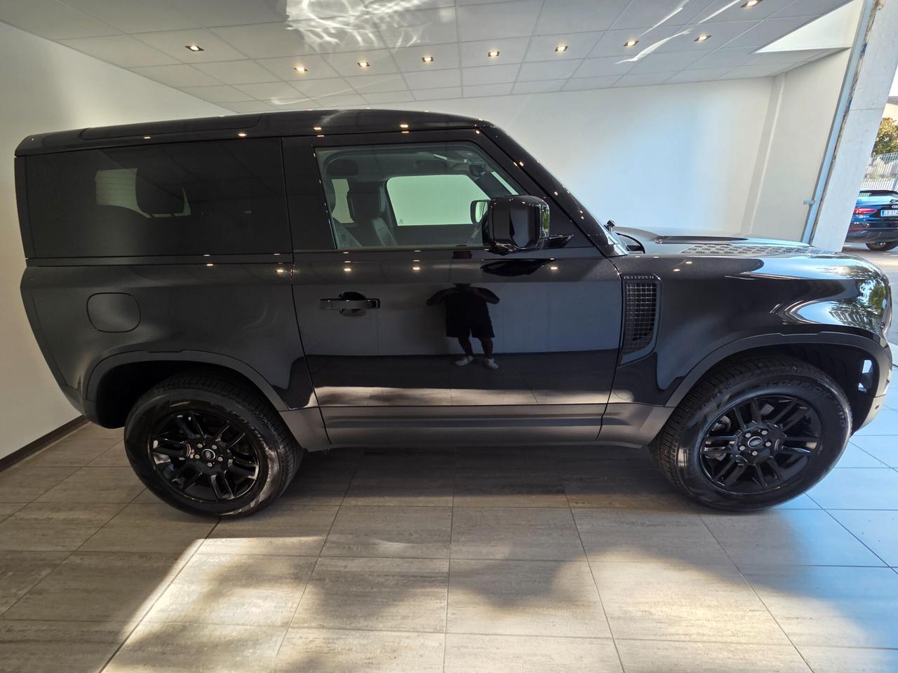 Land Rover Defender 90 3.0D I6 AWD Auto X-Dynamic SE