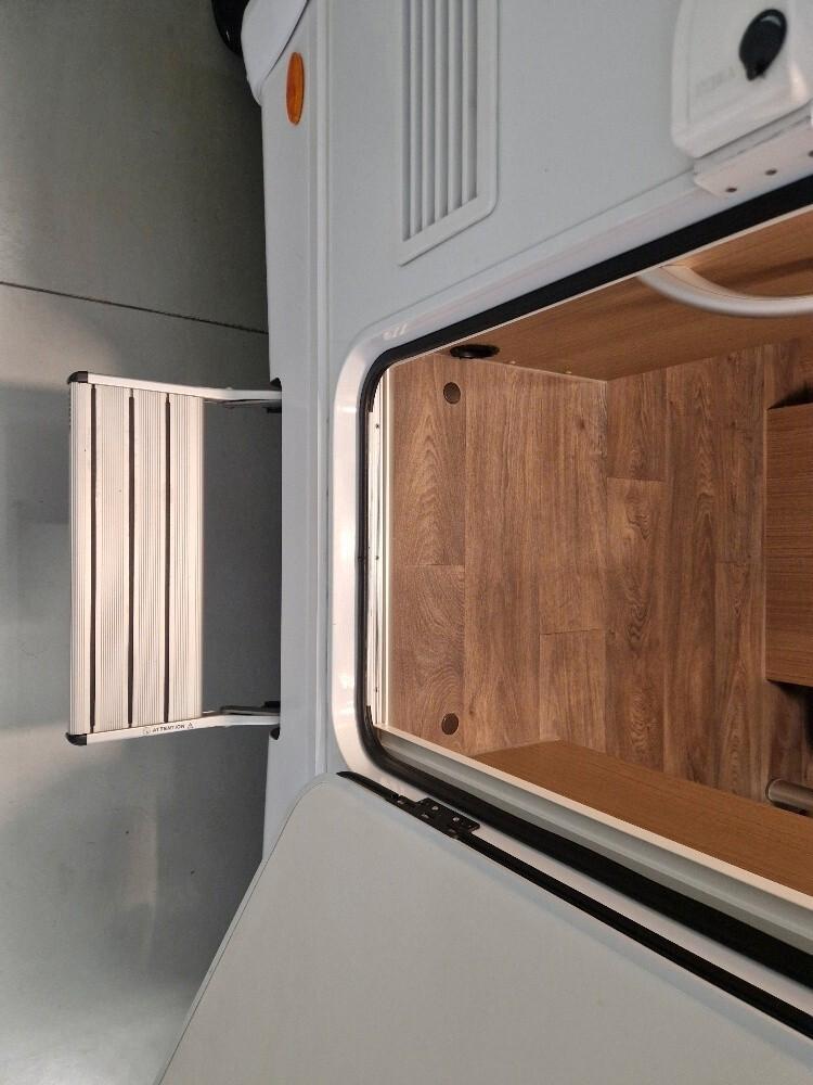 CAMPER VAN CARADO V132
