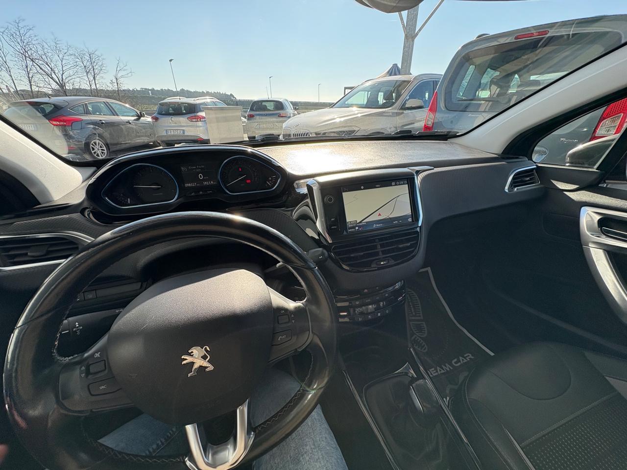 Peugeot 2008 BlueHDi 100 S&S Allure