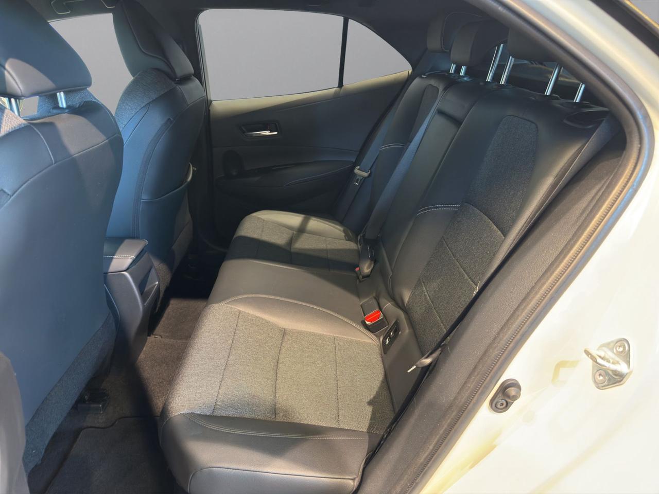 Toyota Corolla 1.8h STYLE cvt