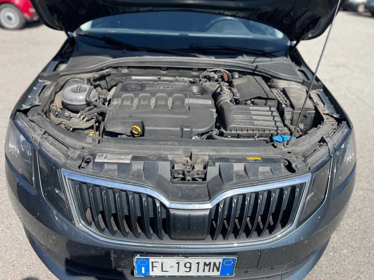 SKODA OCTAVIA-2017-2.0TDI-150CV-DSG-AUTOMATICO