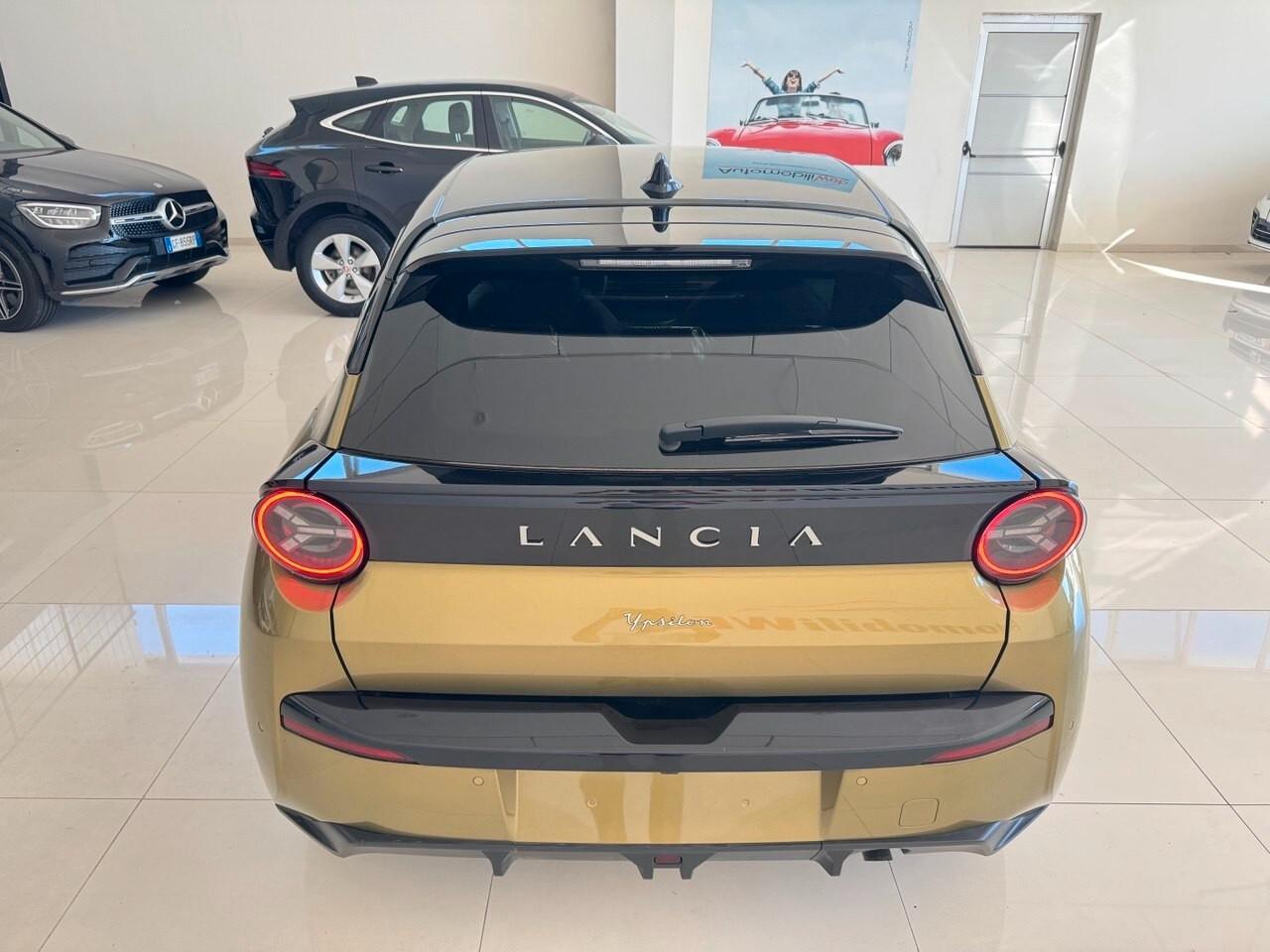 Lancia Ypsilon 1.0 FireFly 5 porte S&S Hybrid Platino