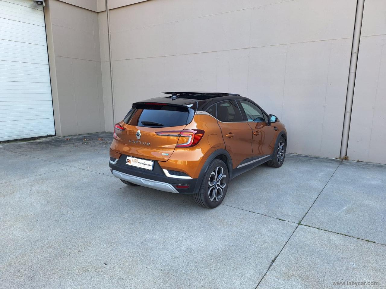 RENAULT Captur INTENSE Plug-in Hybrid E-Tech TETTO 160 CV