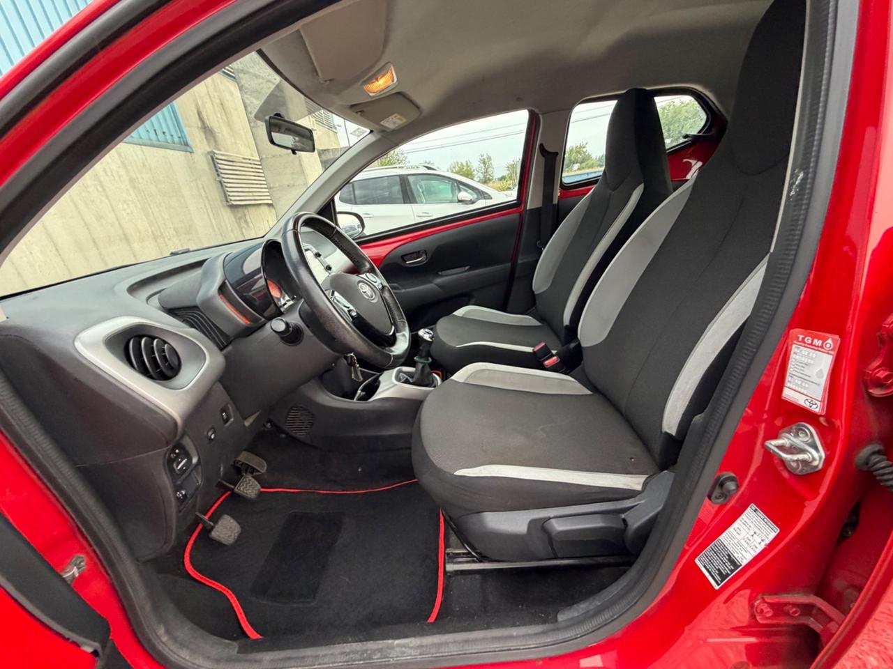 Toyota Aygo 1.0 VVT-i 69 CV 5 porte x-cool TSS