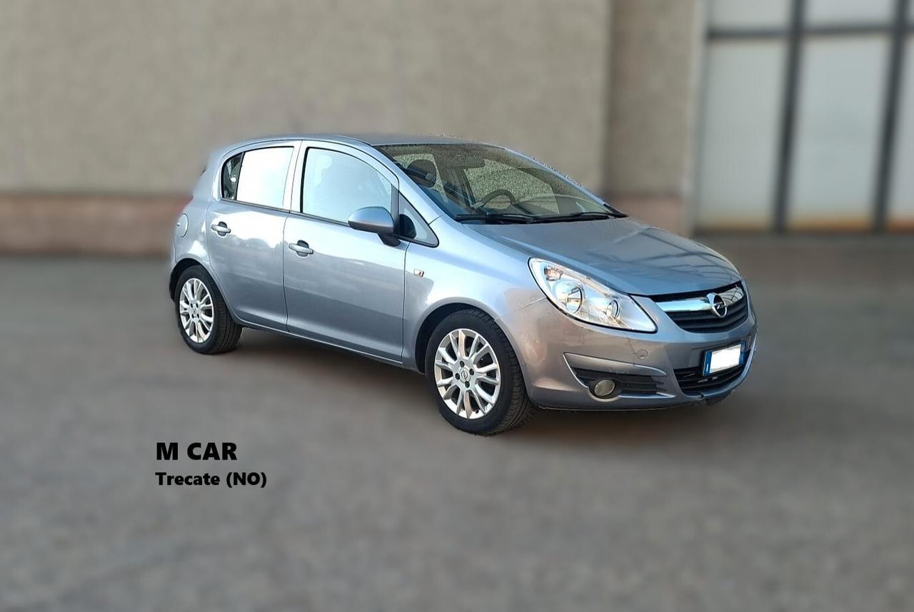 Opel Corsa 1.2 5 porte Cosmo