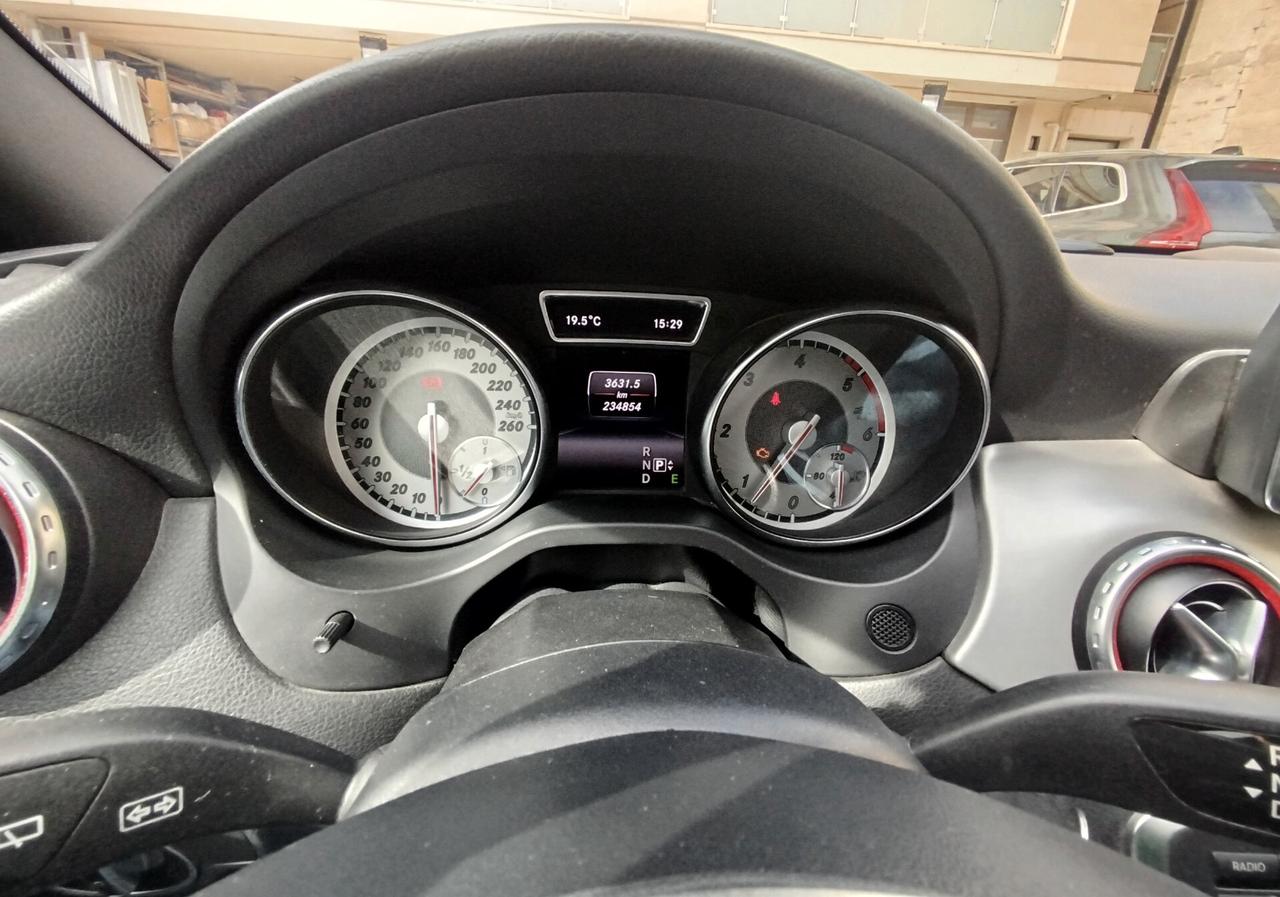 Mercedes-benz GLA 220 CDI Automatic 4Matic Premium Amg