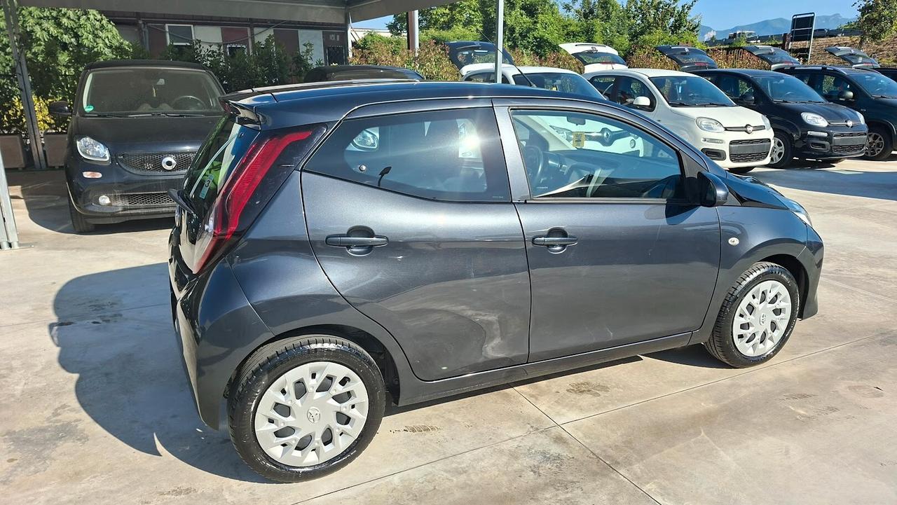 Toyota Aygo Connect 1.0 VVT-i 72 CV 5 porte 2021
