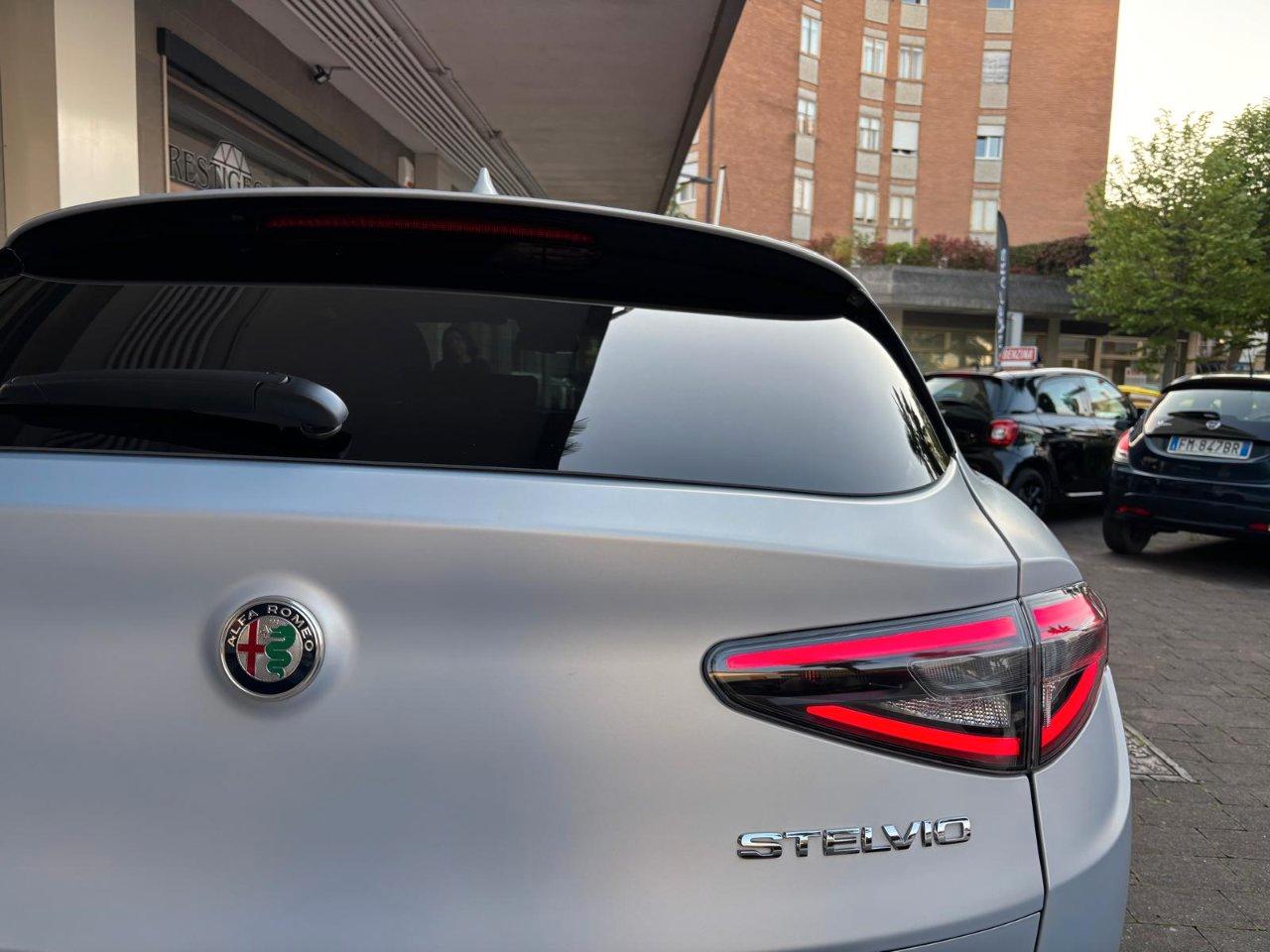 Alfa Romeo Stelvio Competizione