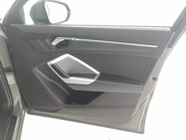 AUDI Q3 35 TDI S tronic Business