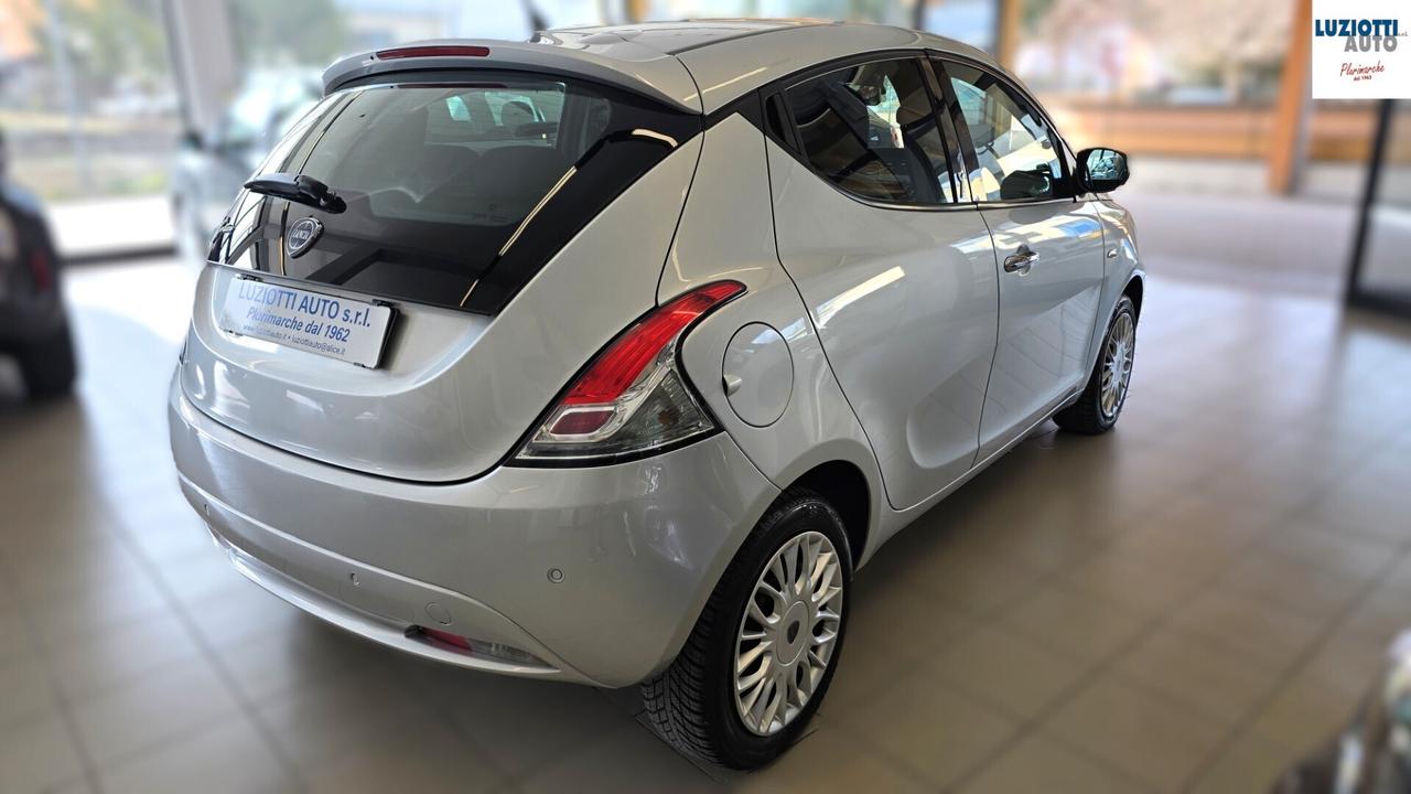 Lancia Ypsilon 1.2 69 CV 5 porte Gold