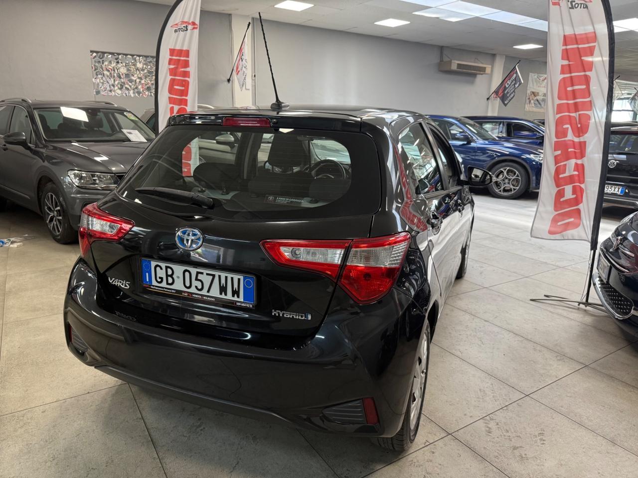 Toyota Yaris 1.5 Hybrid 5 porte Active Plus 73CV Ok Neopatentati