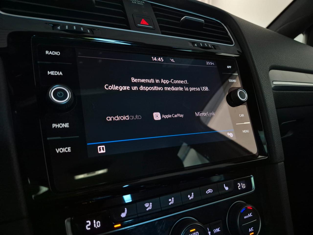 Volkswagen Golf 1.5 TFSI 150CV DSG *R-LINE* LED APPLE CARPLAY ANDROID AUTO RETROCAM. LAVAFARI VETRI PRIVACY