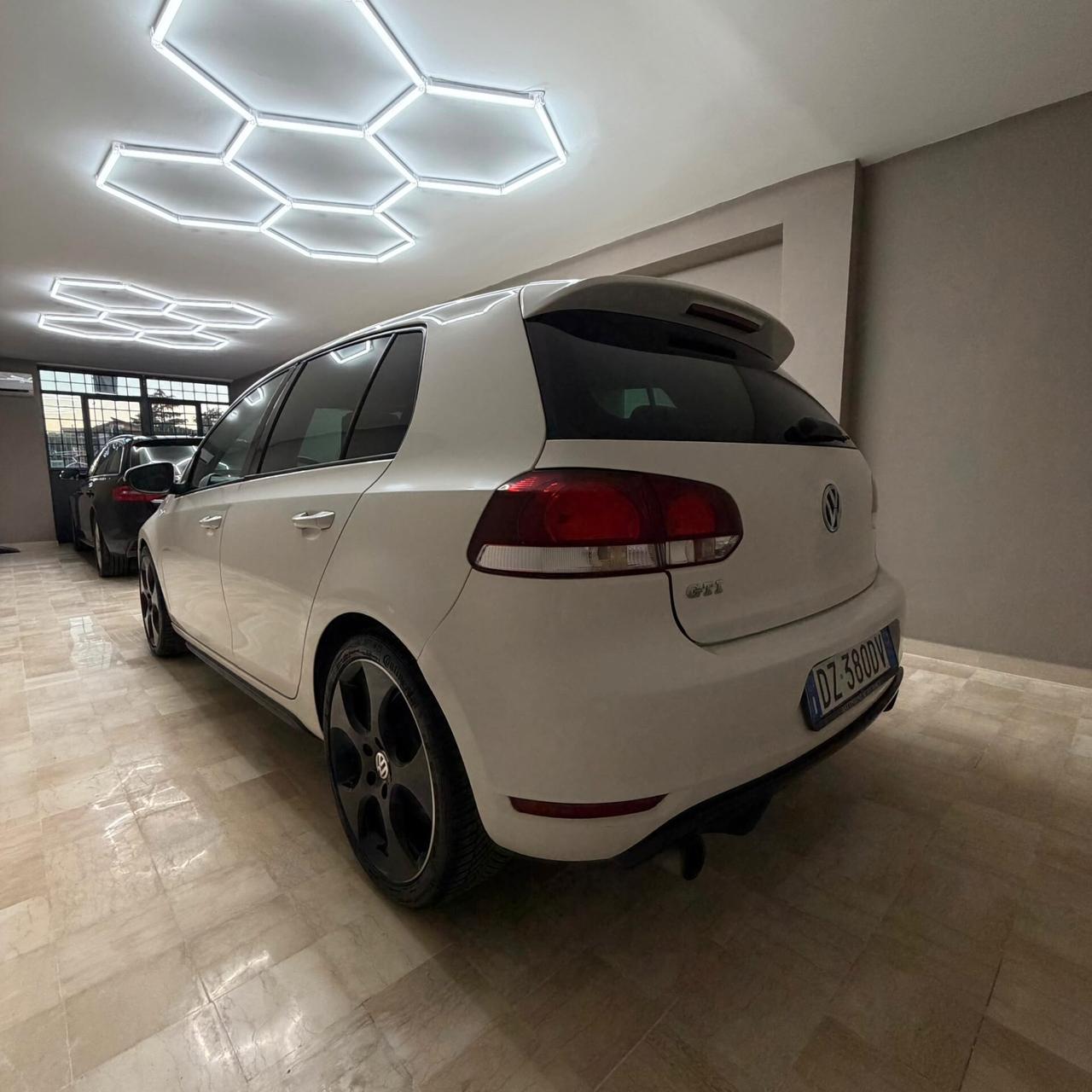 Volkswagen Golf GTI 2.0 TSI 5p.