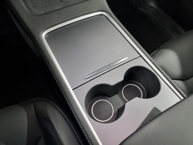 TESLA Model Y AWD Performance