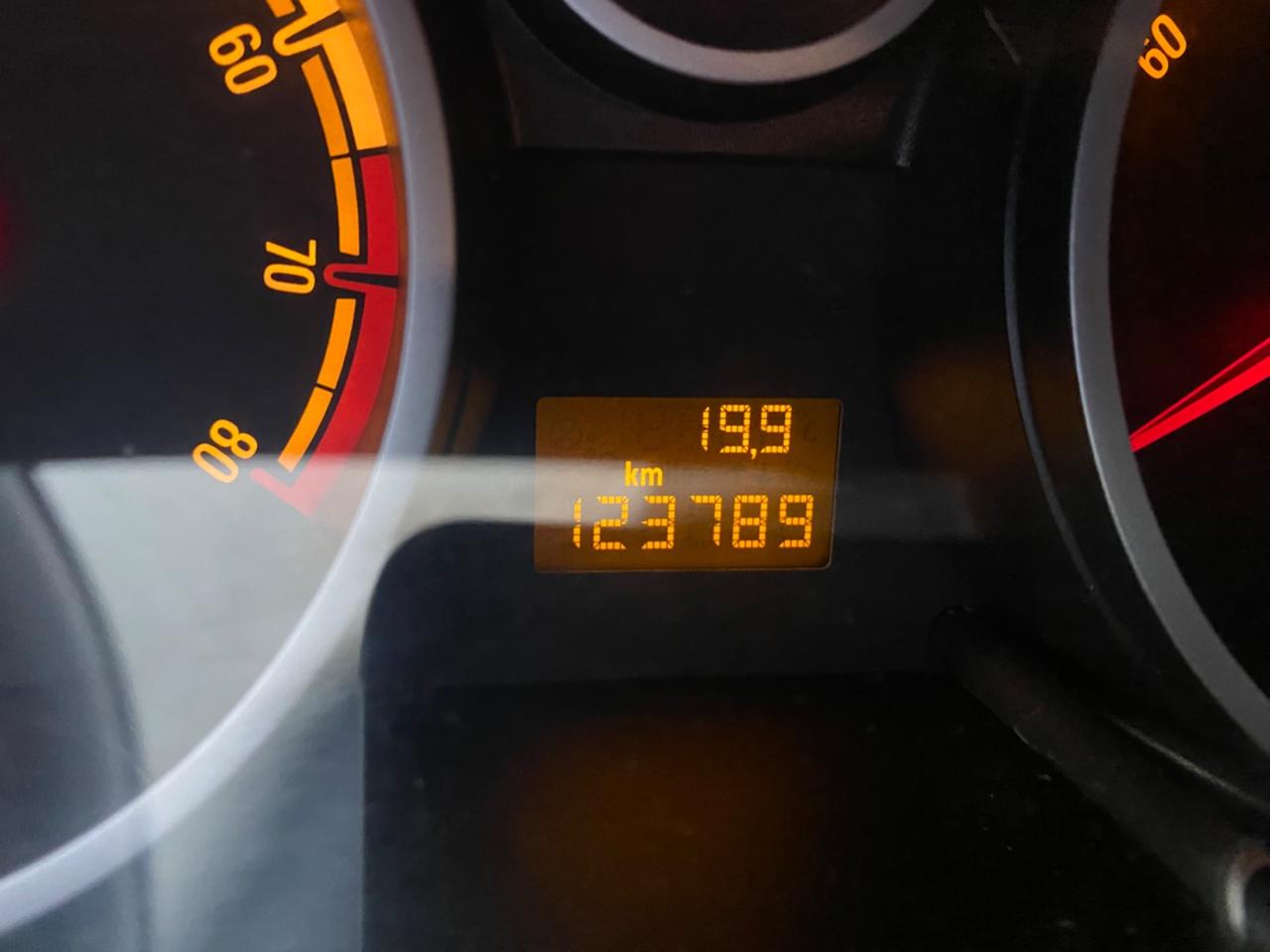 Opel Corsa 1.2 5 porte Club