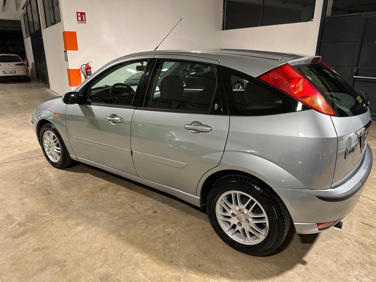 Ford Focus 1.6i 16V -KM REALI-CLIMA