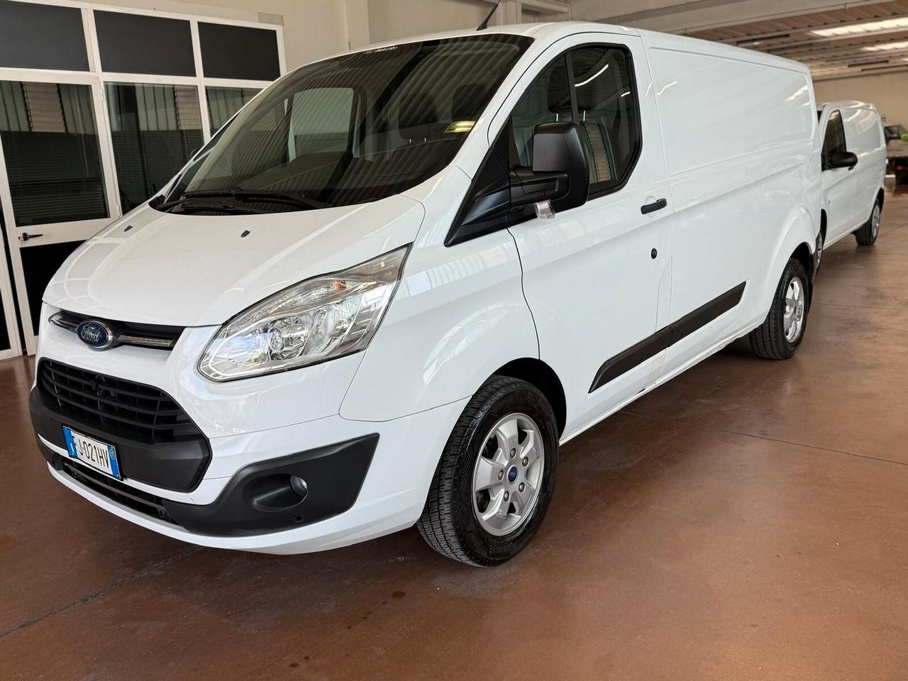 Ford Transit custom L2 H1 PASSO LUNGO 2.0 TDCI
