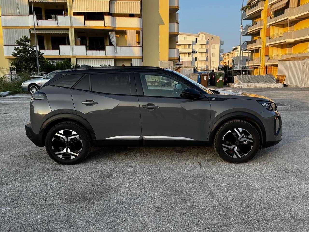 Peugeot 2008 motore elettrico 136 CV GT