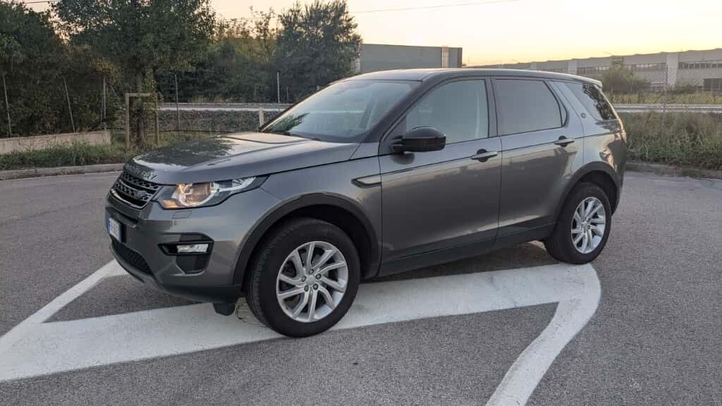 Land Rover Discovery Sport 2018 photo 2