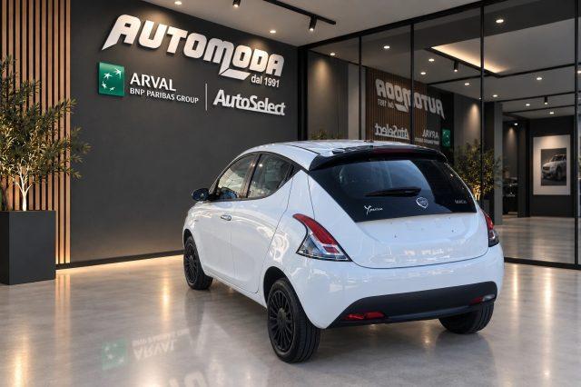 LANCIA Ypsilon HYBRID SILVER