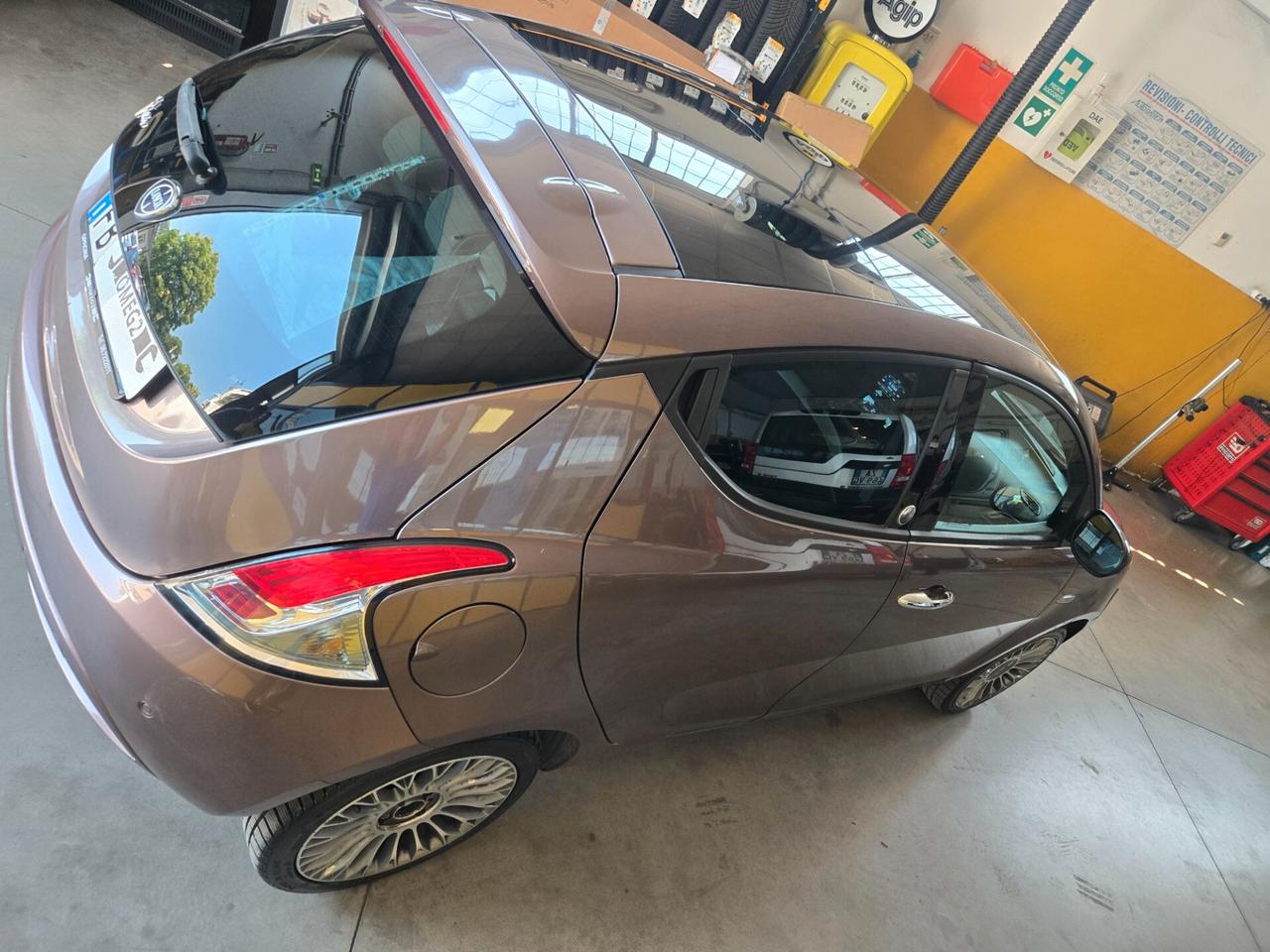 Lancia Ypsilon 1.2 GPL