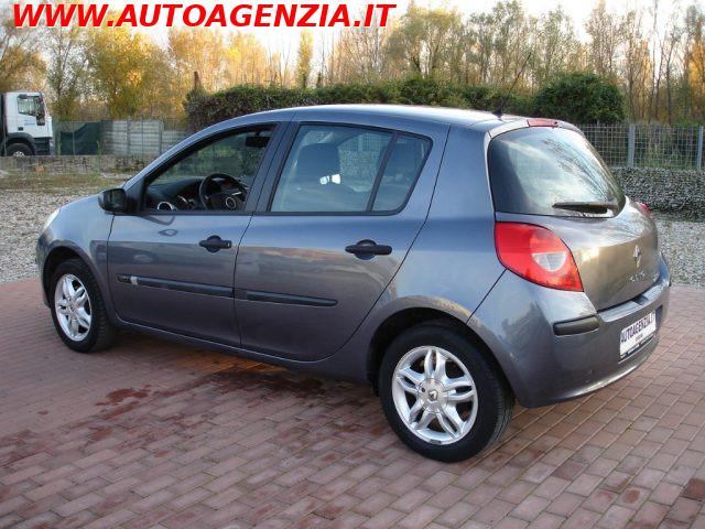 RENAULT Clio 1.2 16V 5 porte Confort