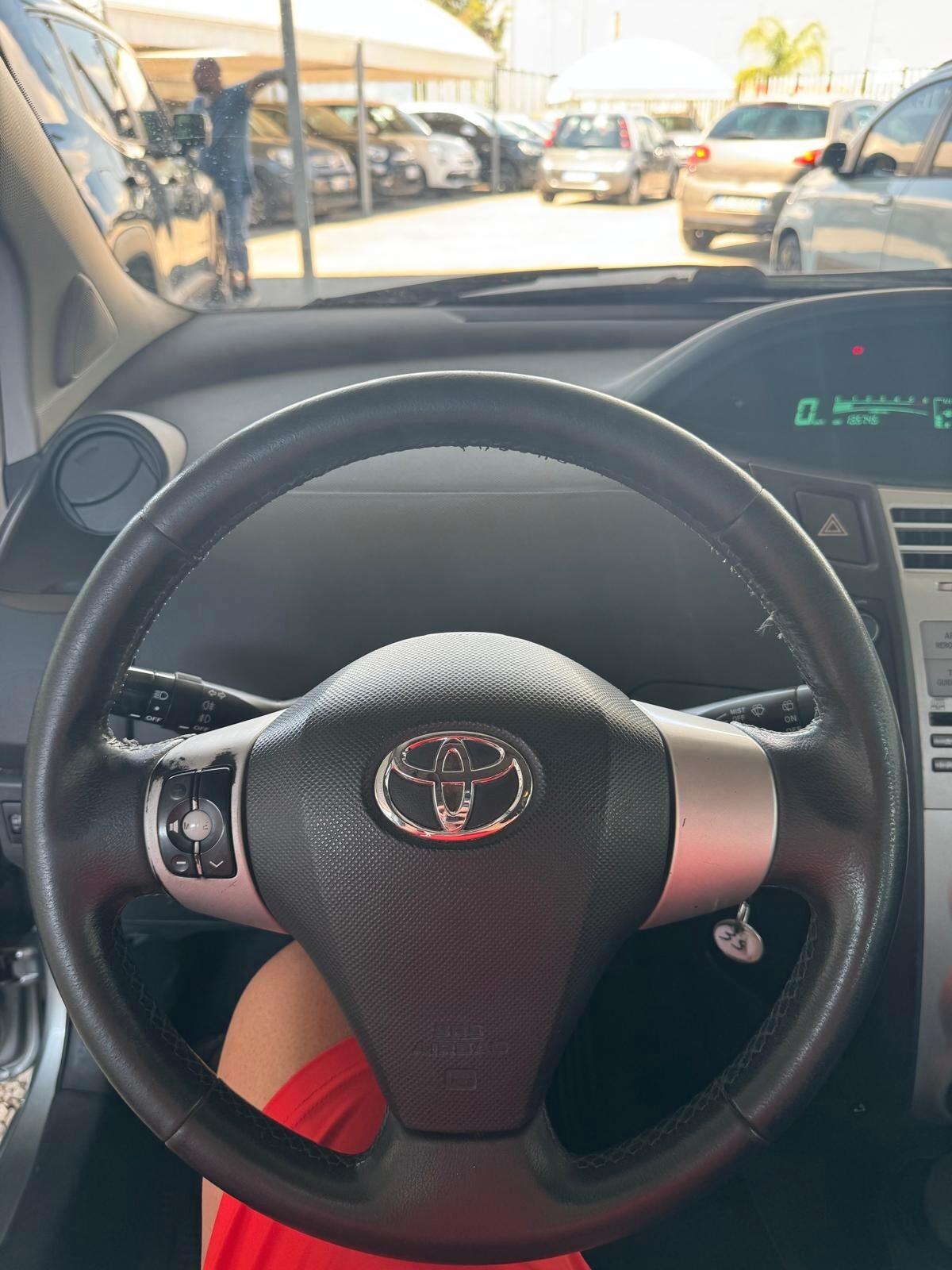 Toyota Yaris 1.4 D-4D 5 porte M-MT Navi