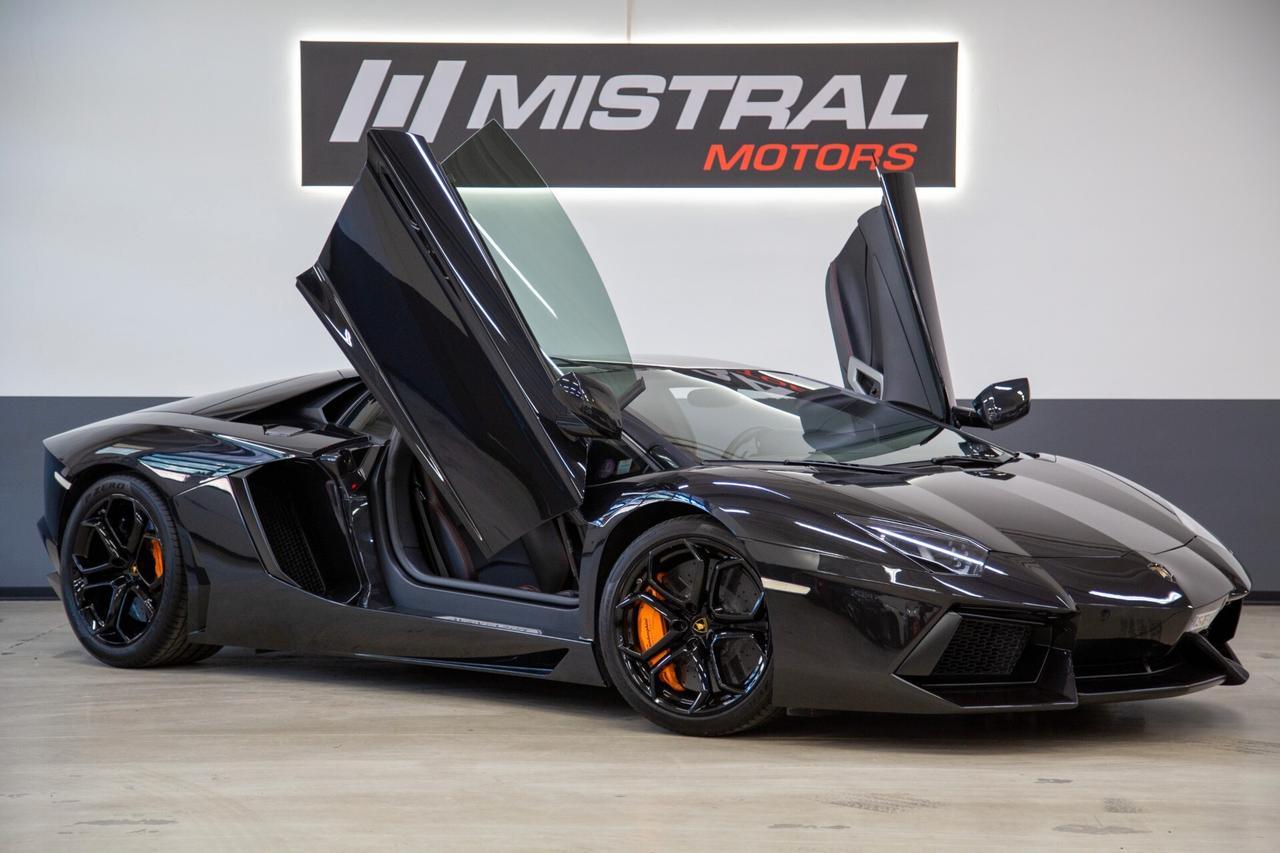 Lamborghini Aventador 6.5 V12 LP700-4