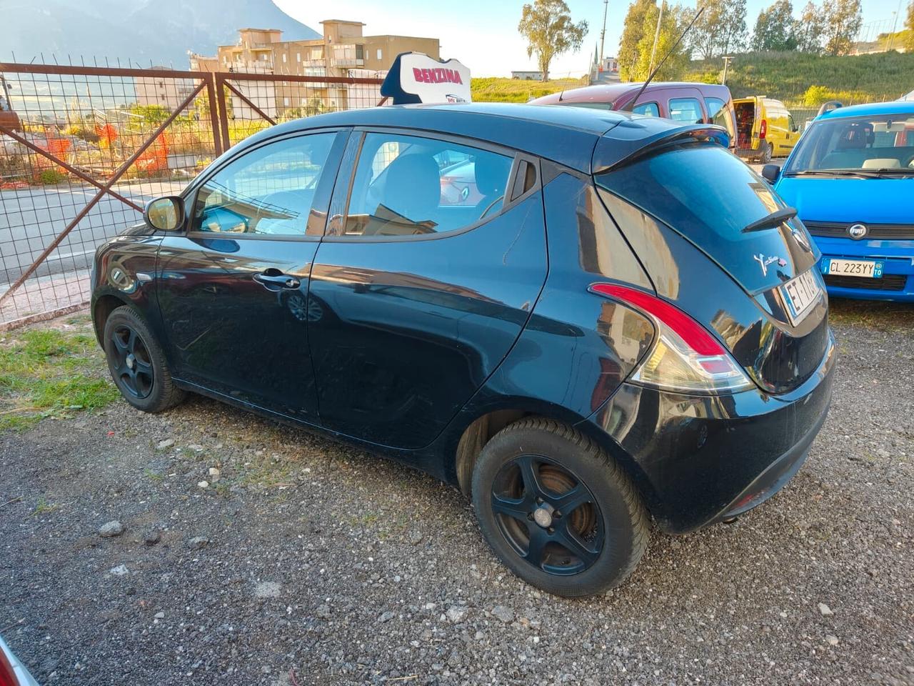Lancia Ypsilon 1.2 69 CV 5 porte S&S Platinum