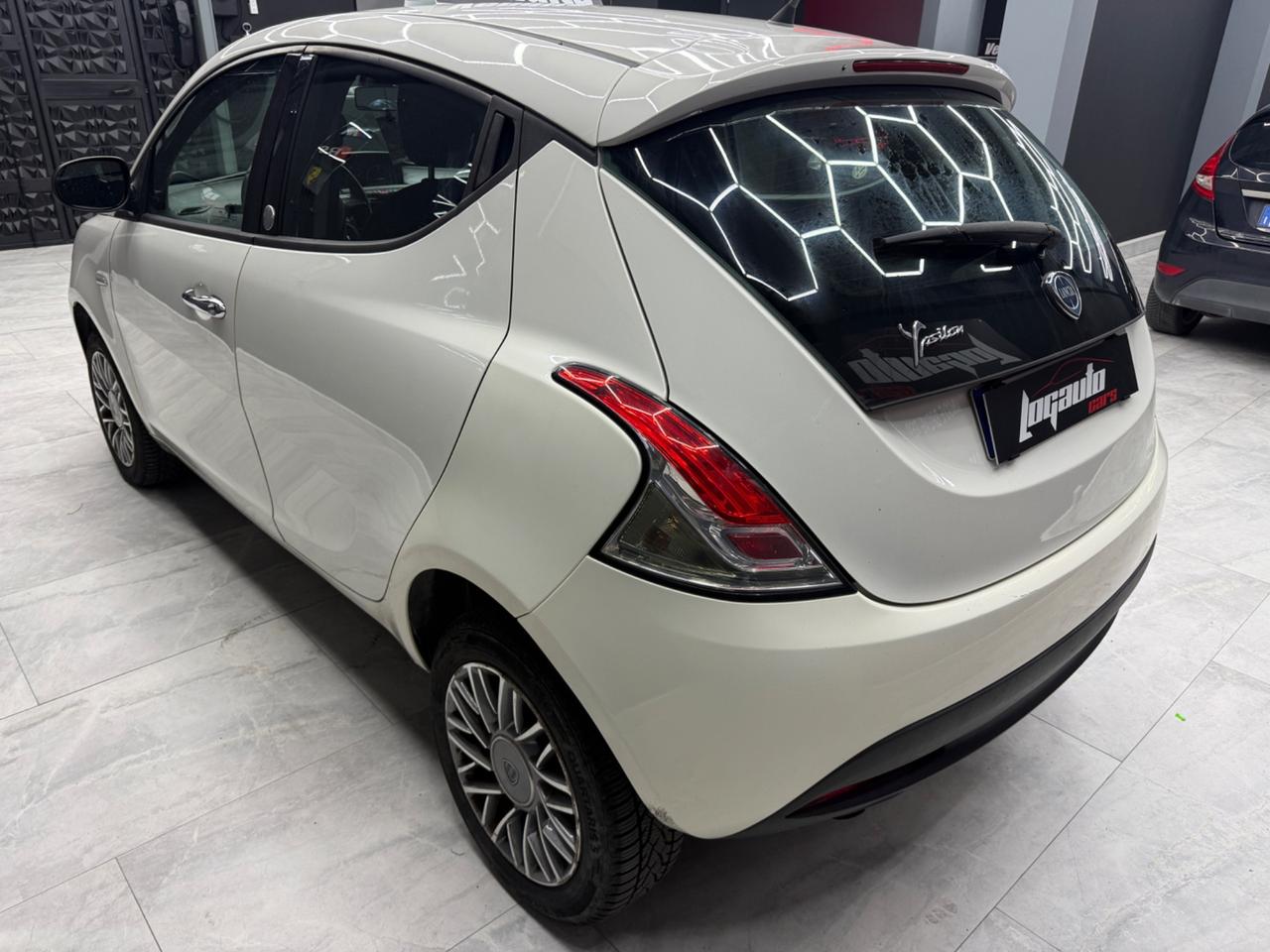 Lancia Ypsilon 0.9 TwinAir 85 CV 5 porte Metano Ecochic Gold