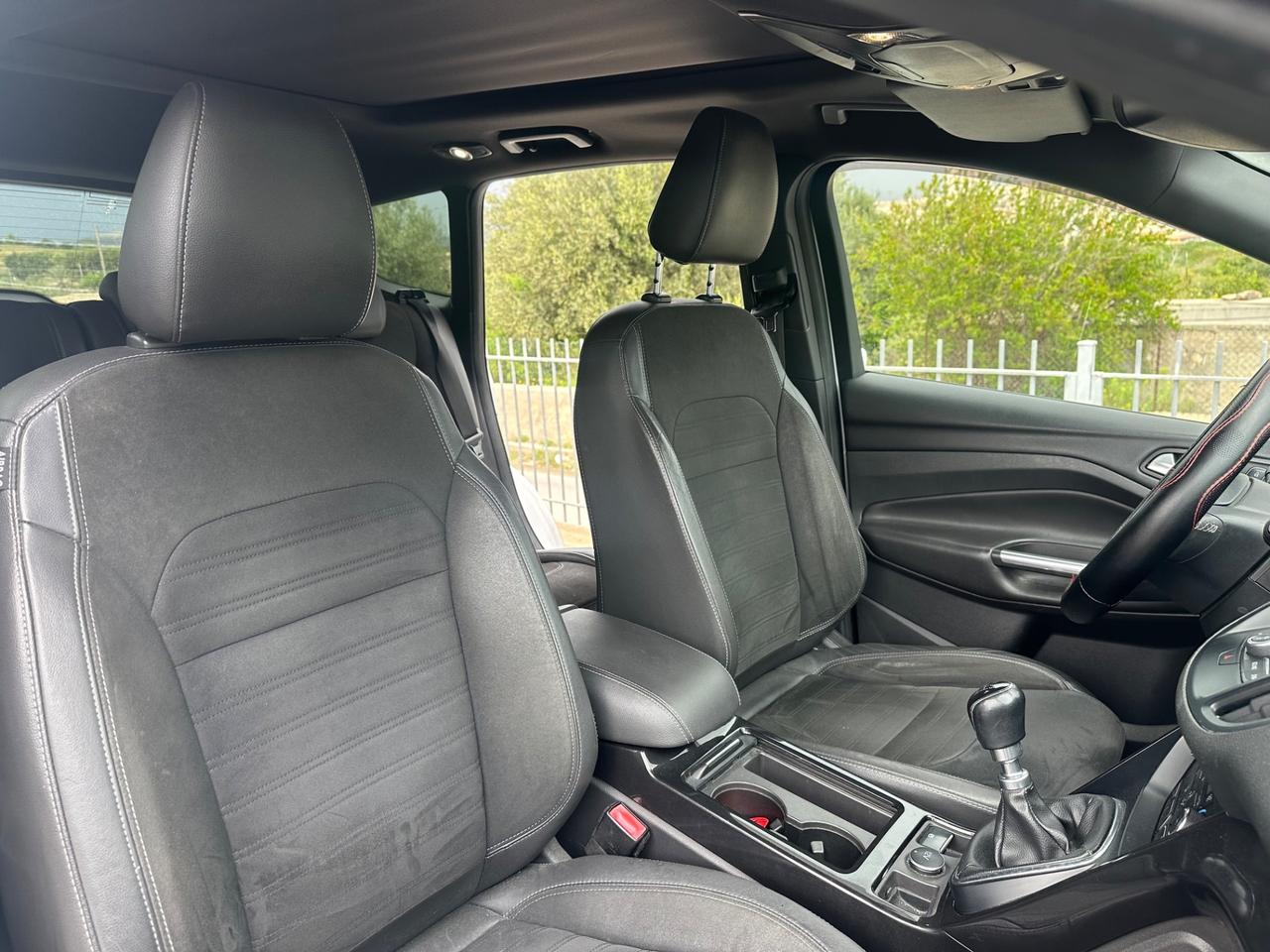 Ford Kuga 1.5 TDCI 120 CV S&S 2WD ST-Line