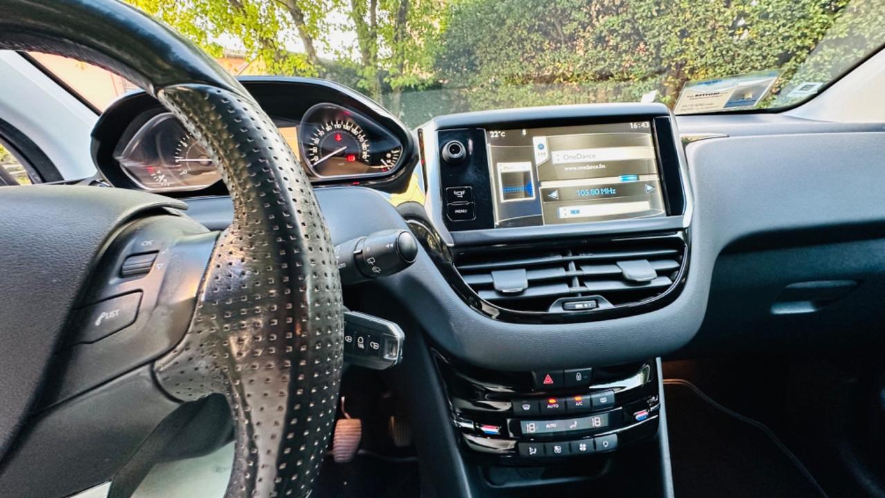 Peugeot 208.3 porte Allure.ok neopatentati.tagliandi certificati